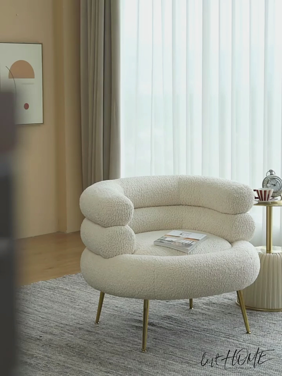 Cream fabric 1 seater sofa sheepskin layered structure.