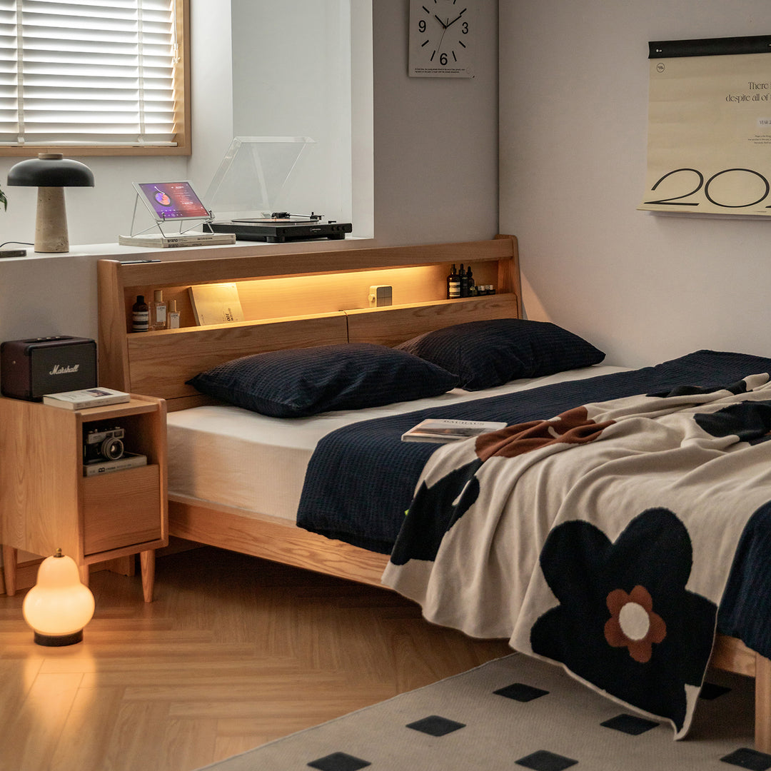 Scandinavian oak wood bed accompany light size charts.