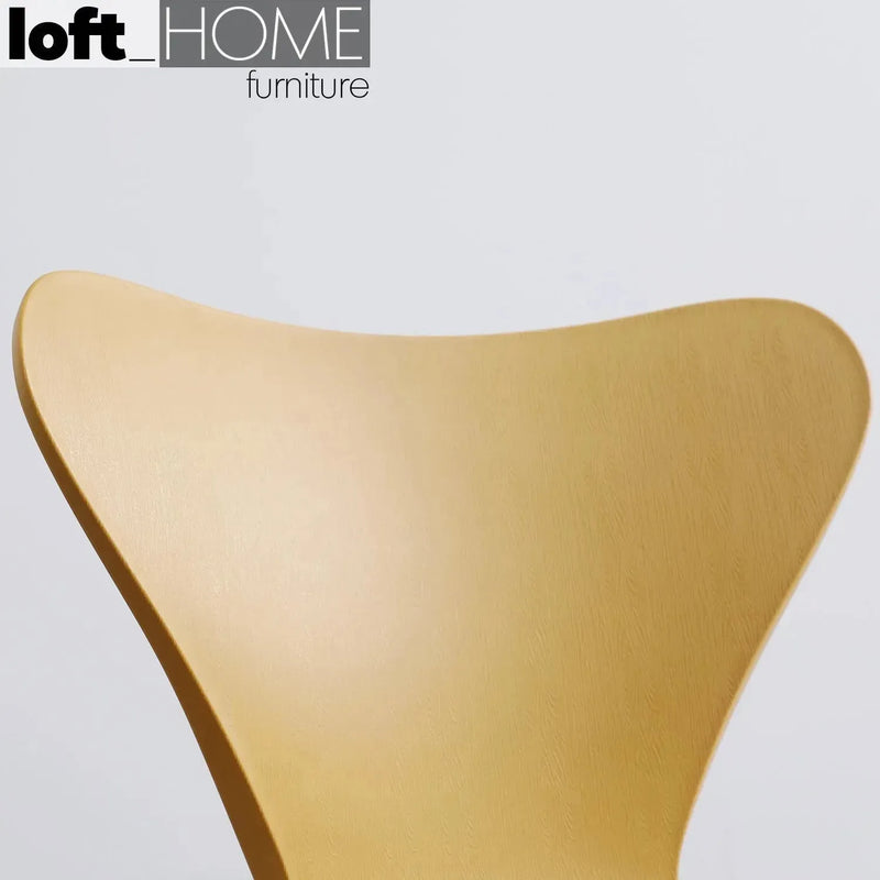 Bauhaus plastic dining chair ant material variants.