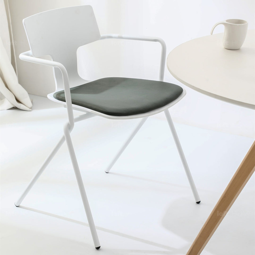 Scandinavian plastic training office chair padriac in details.