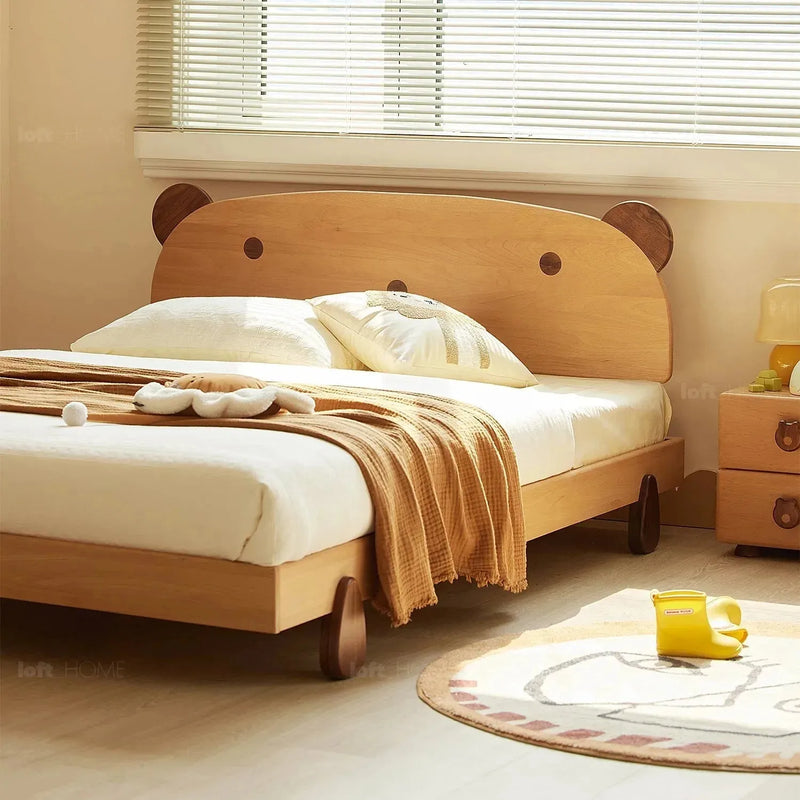 Scandinavian wood kids bed bear with context.