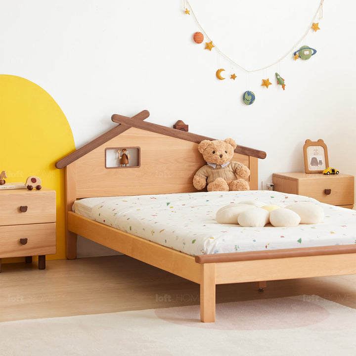Scandinavian wood kids bed house material variants.