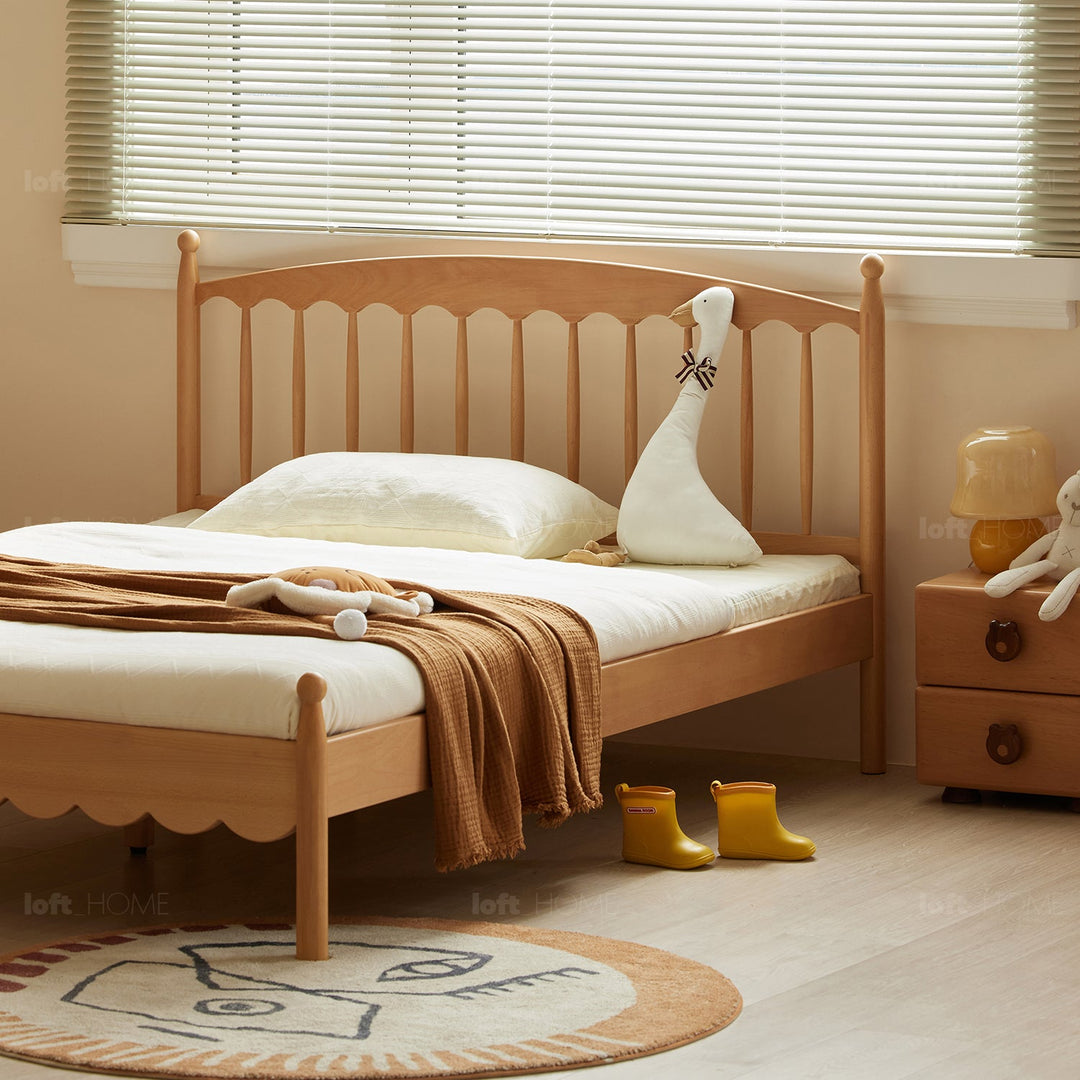 Scandinavian wood kids bed winsor in details.