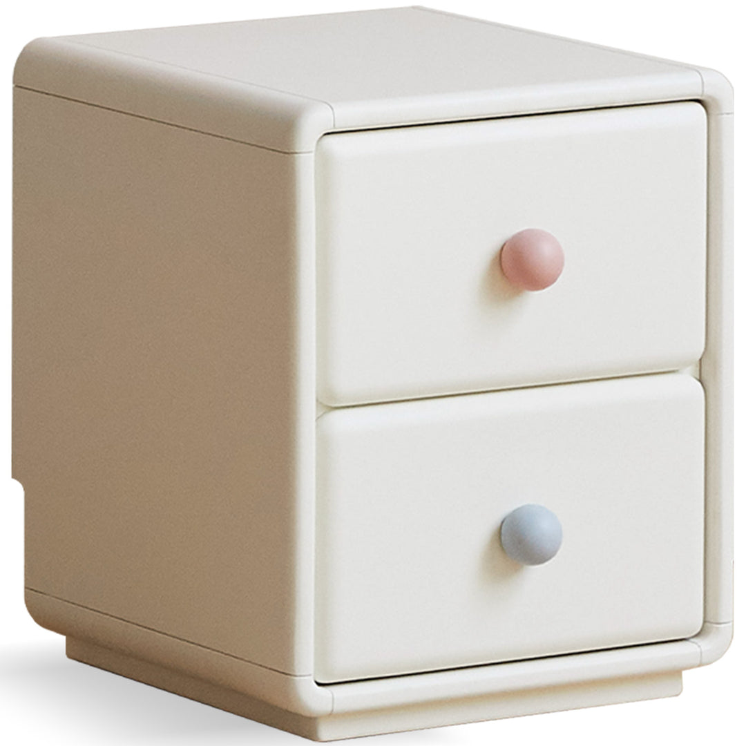 Scandinavian wood kids side table yunae detail 1.