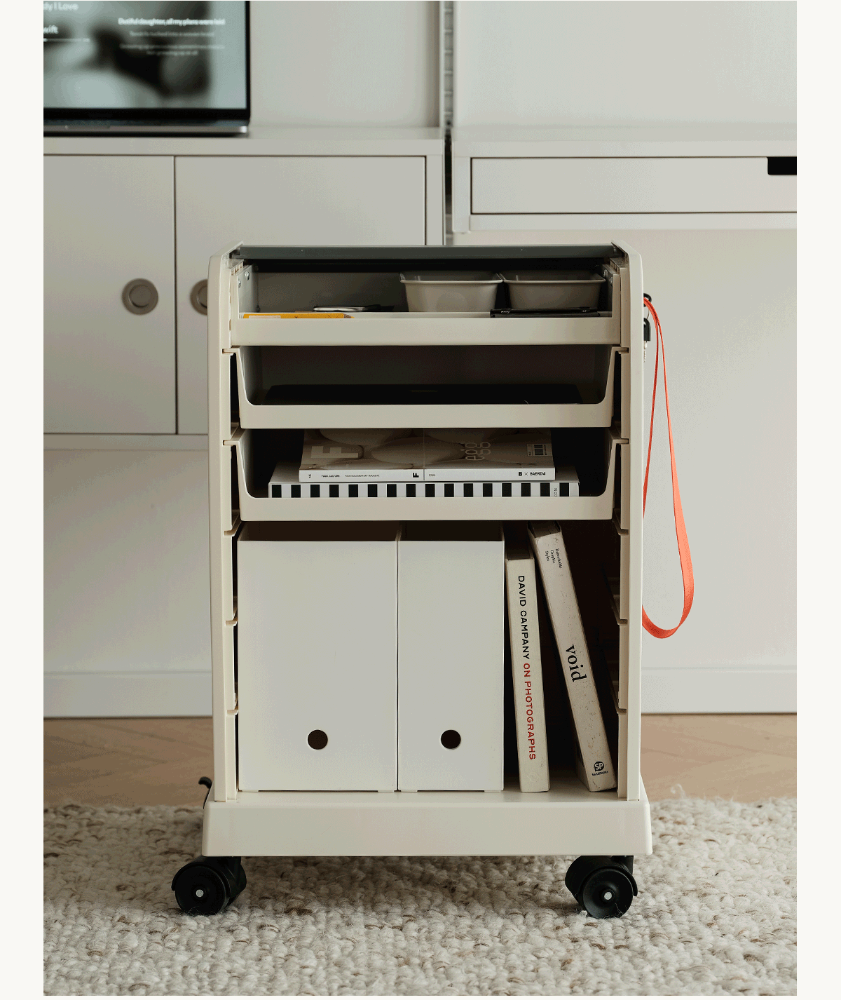 Bauhaus Plastic Wheeled Side Table FOLLOW ME Good to Know - 7