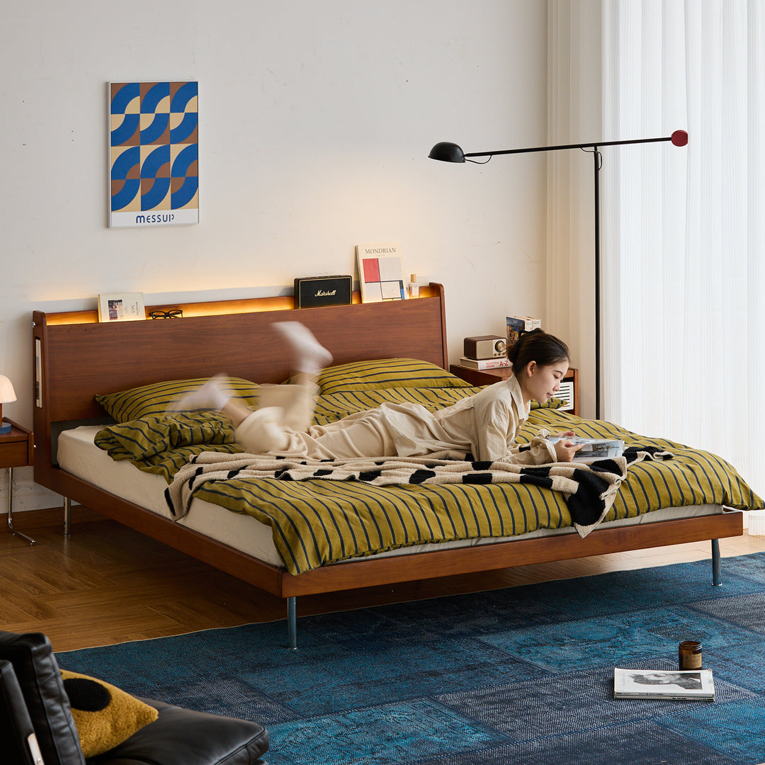 Vintage boxwood bed aurora primary product view.