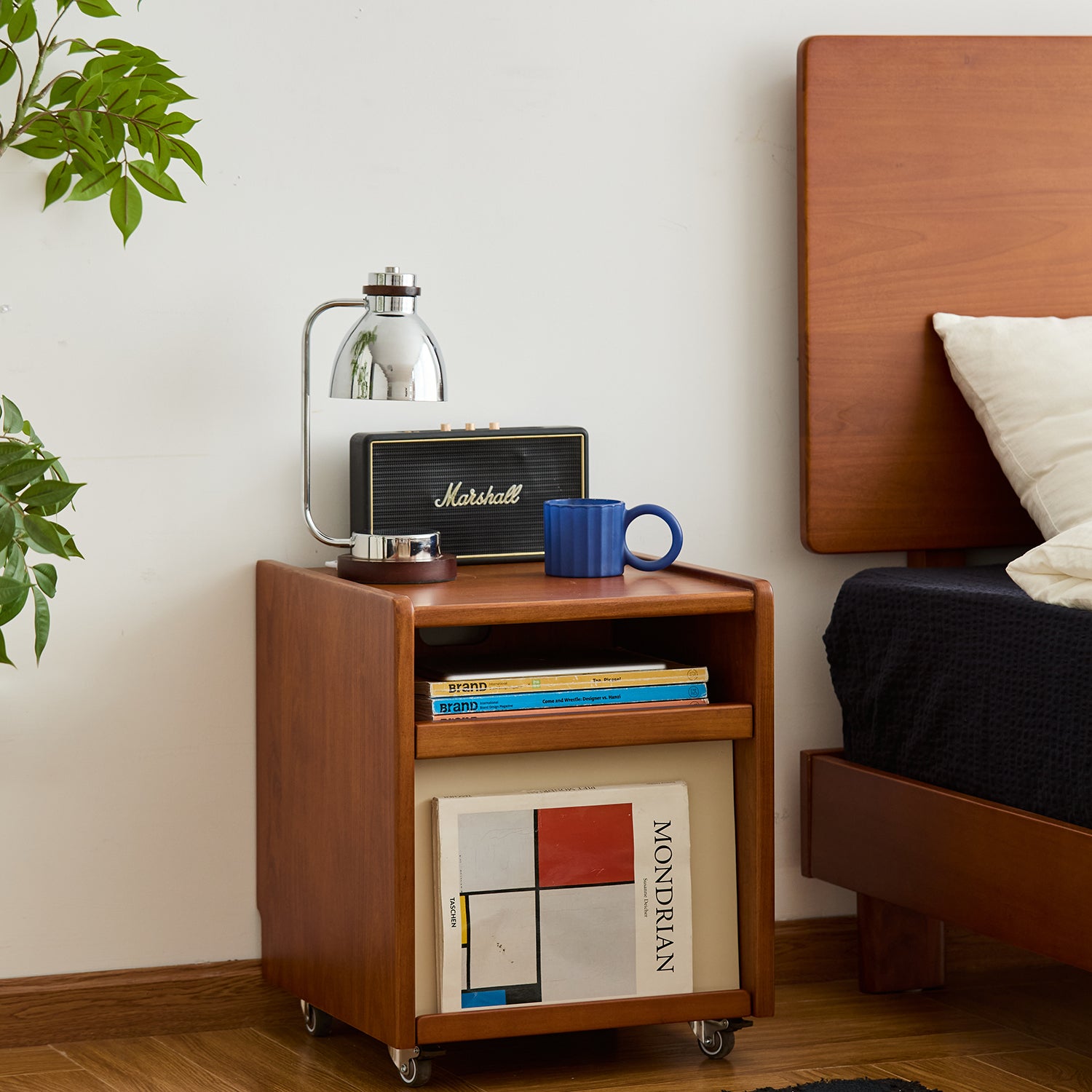 Vintage Boxwood Side Table MOONRISE – LOFT HOME