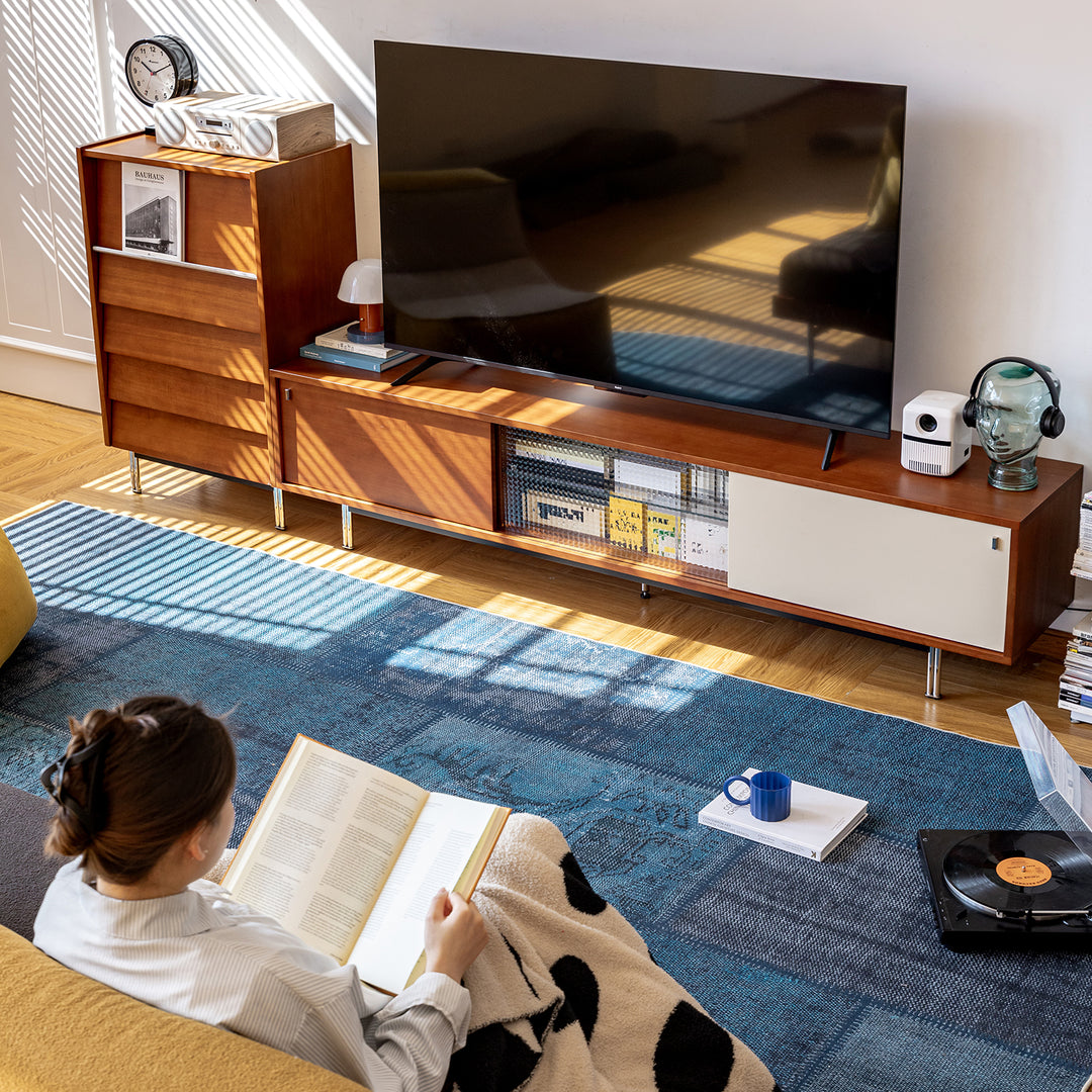 Vintage boxwood tv console pinecone size charts.