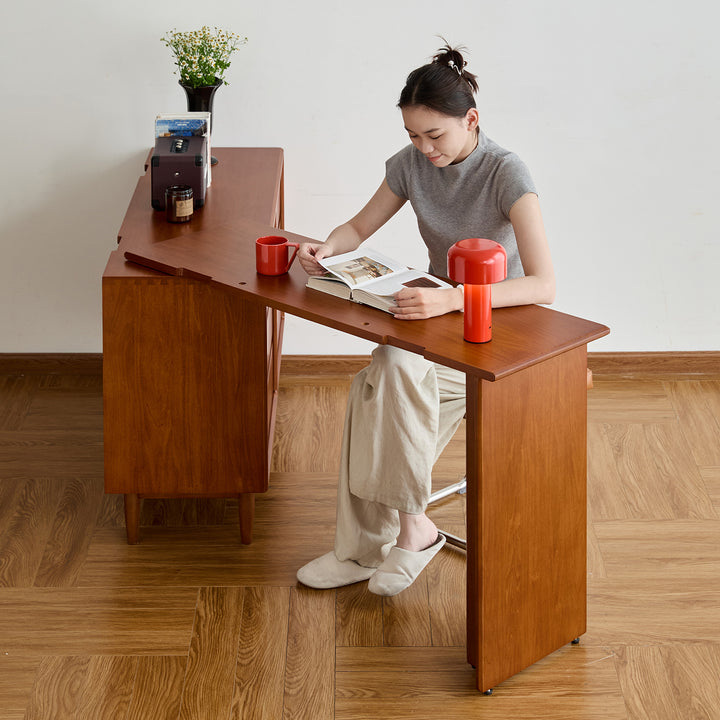 Vintage boxwood dressing table vista environmental situation.
