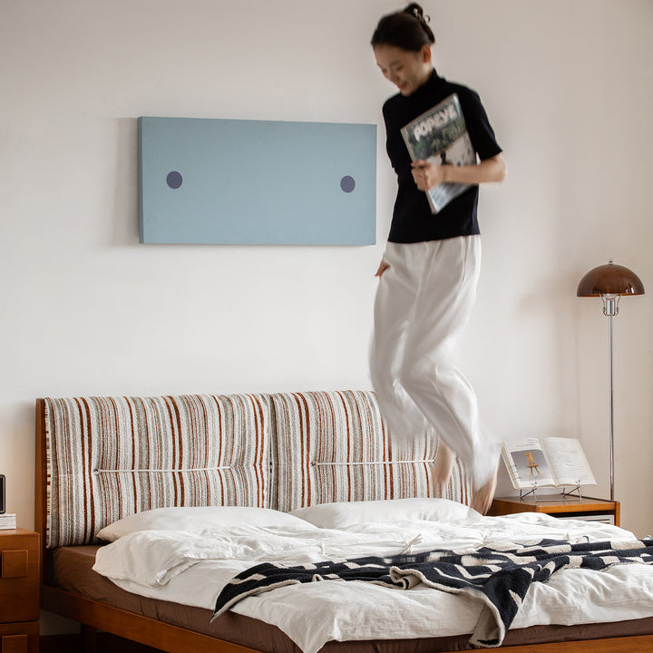 Vintage chenille velvet fabric boxwood bed milk material variants.