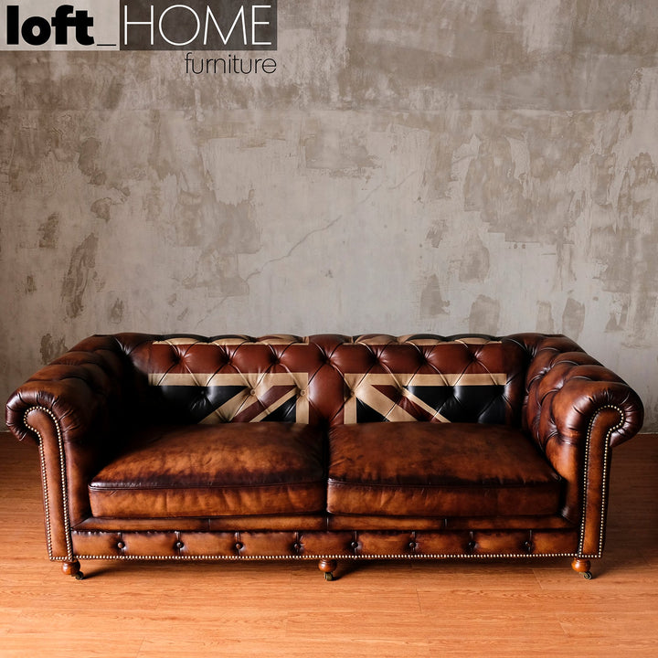 Vintage genuine leather 3 seater sofa chesterfield union jack in details.