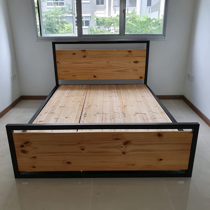 Industrial Pine Wood Bed CLASSIC Conceptual